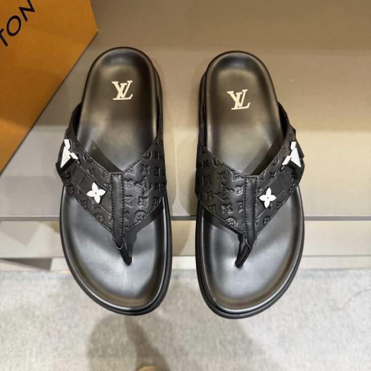 Picture of Louis Vuitton Slippers _SKULVsz38-45mnq0232673